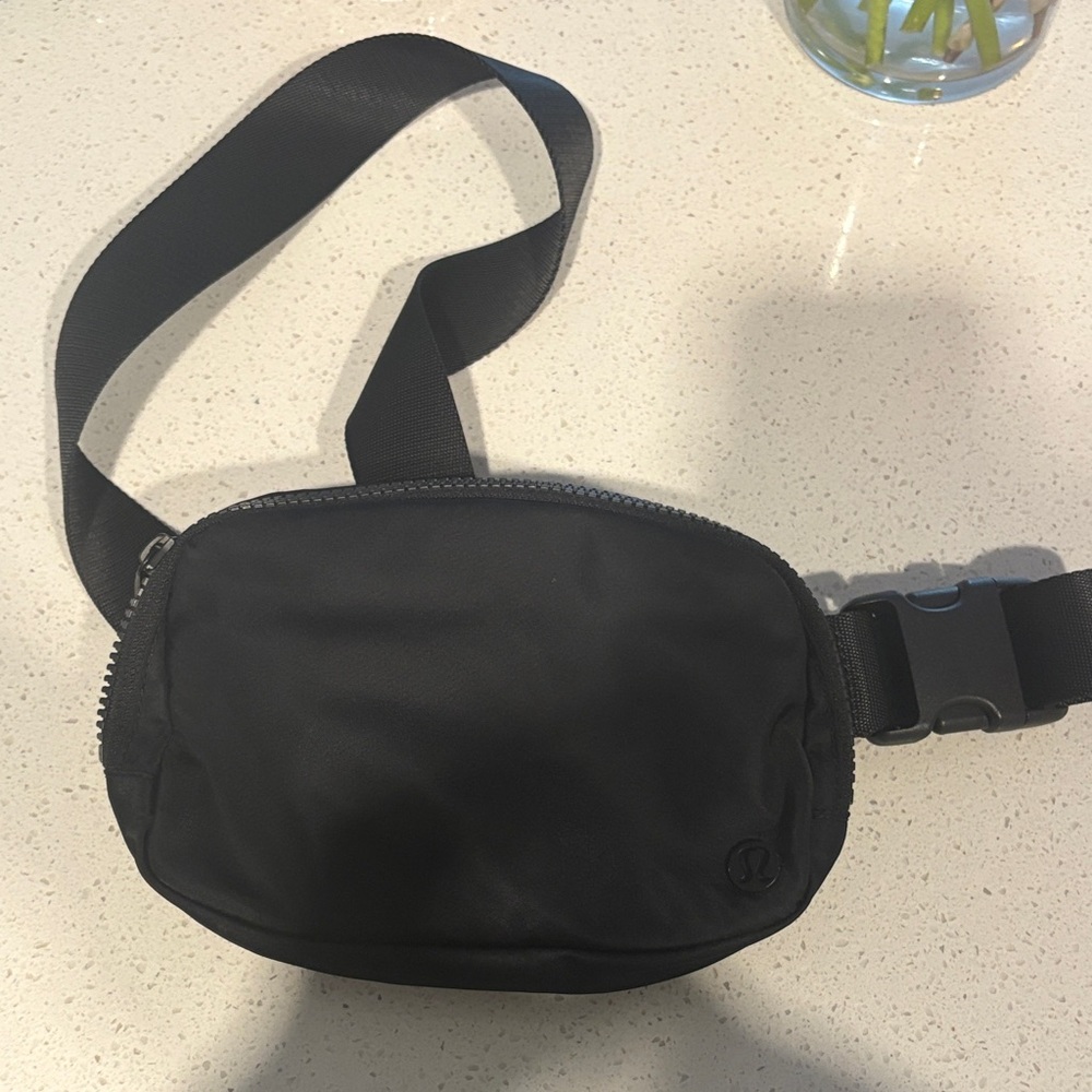 lululemon belt bag